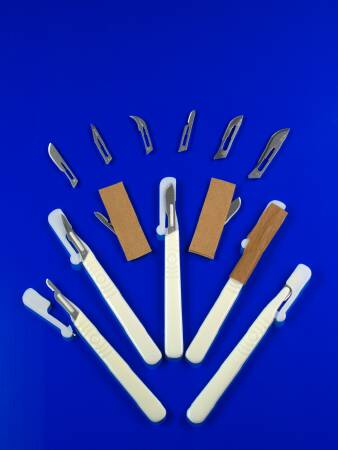 Scalpel Exel No. 11 Stainless Steel / Plastic Classic Grip Handle Sterile Disposable 10/BX