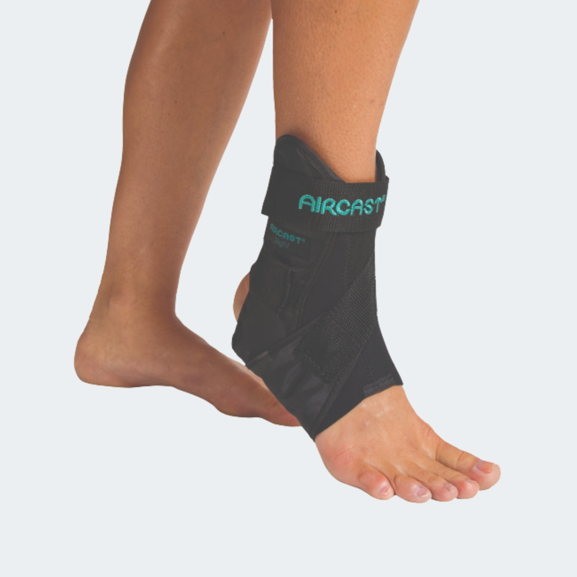 Ankle Support AirSport™ Small Hook and Loop Closure Men 5-1/2 to 7 / Women Size 5-1/2 to 8-1/2 Left Ankle